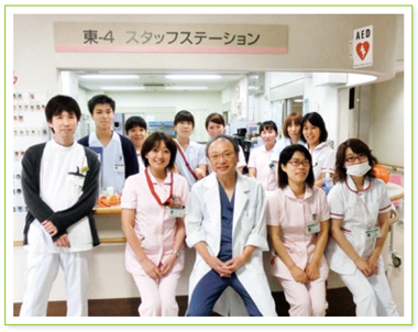 塗谷センター長と病棟スタッフ